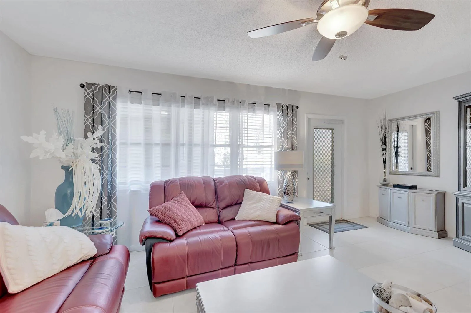 2051 Cambridge C, Deerfield Beach, FL 33442 photo 4