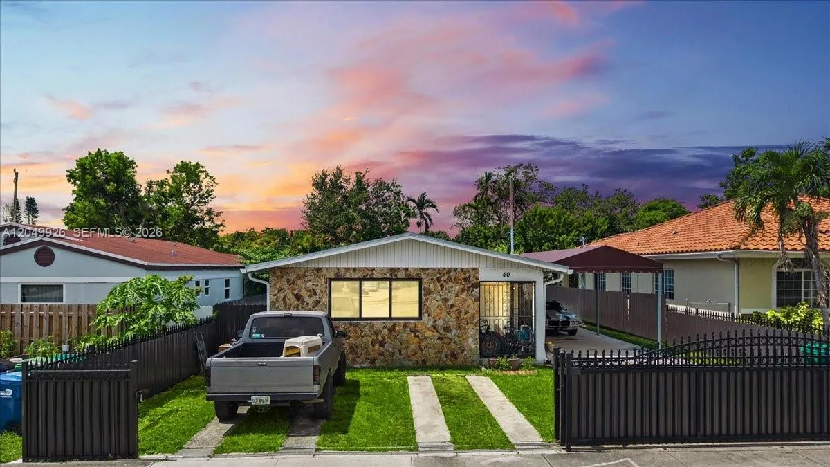 40 NW 119th St, Miami, FL 33168