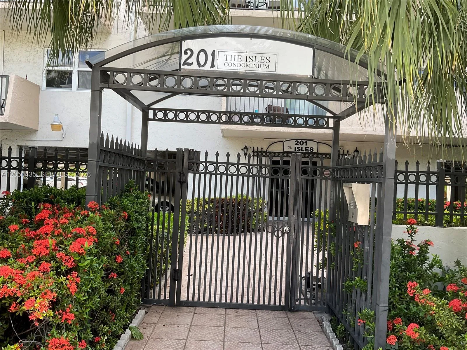 201 180th Dr # 206, Sunny Isles Beach, FL 33160