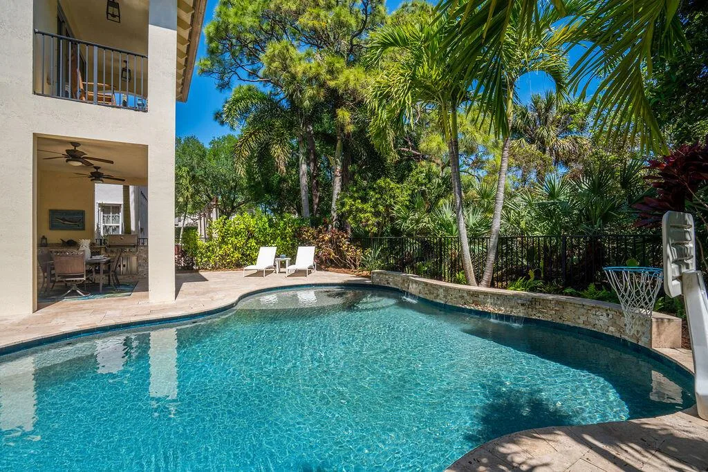 1044 Vintner Boulevard, Palm Beach Gardens, FL 33410 photo 2