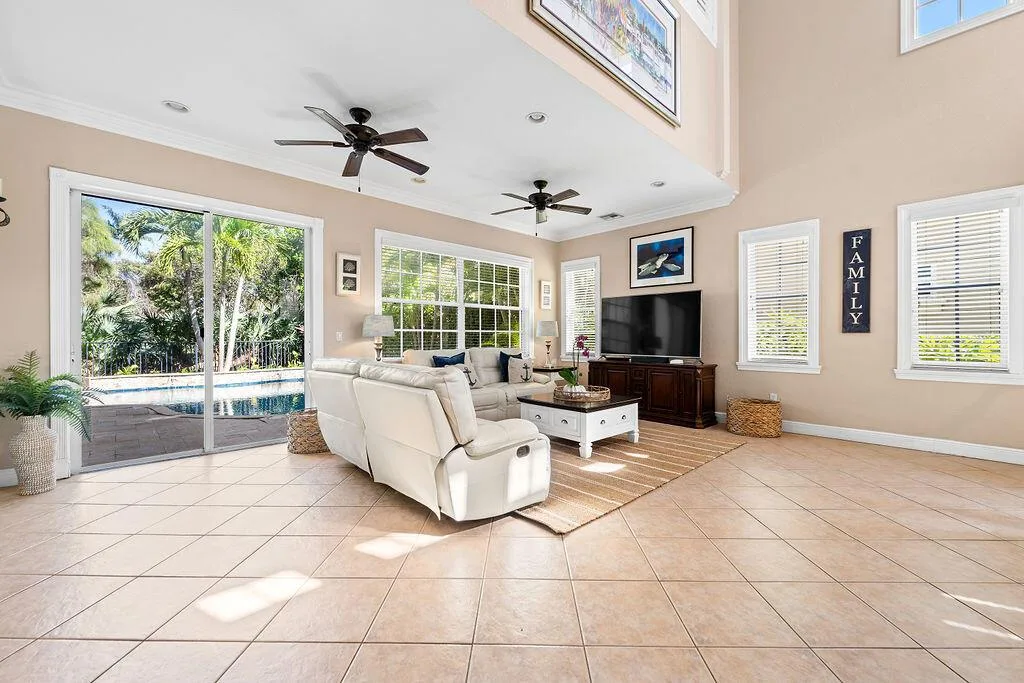 1044 Vintner Boulevard, Palm Beach Gardens, FL 33410 photo 5