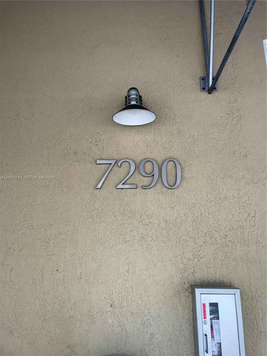 7290 SW 90th St # 207, Miami, FL 33156