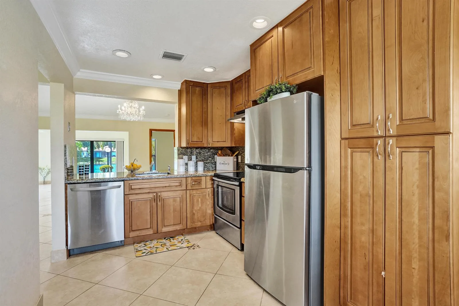 2105 SW 17th Circle, Deerfield Beach, FL 33442 photo 12