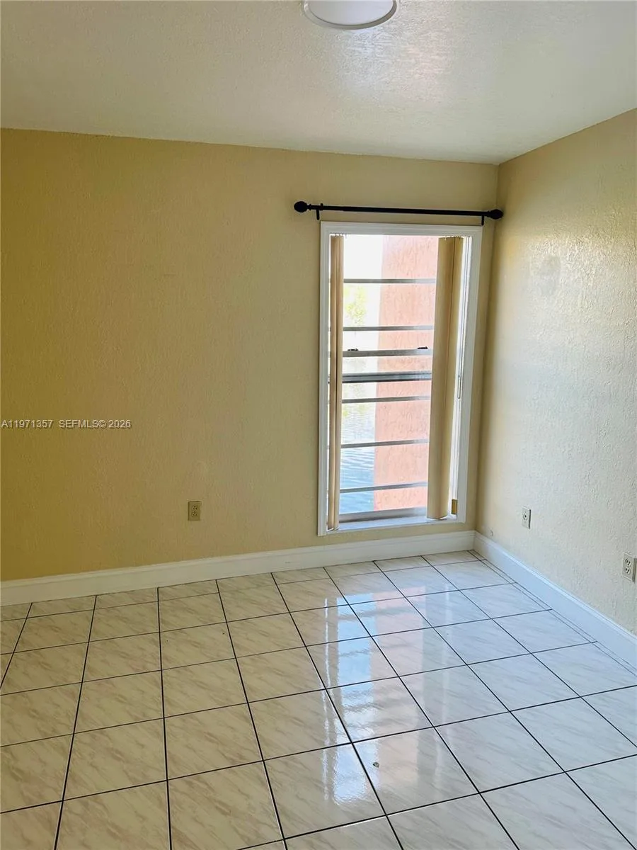 4705 NW 7th St # 206-7, Miami, FL 33126 photo 7