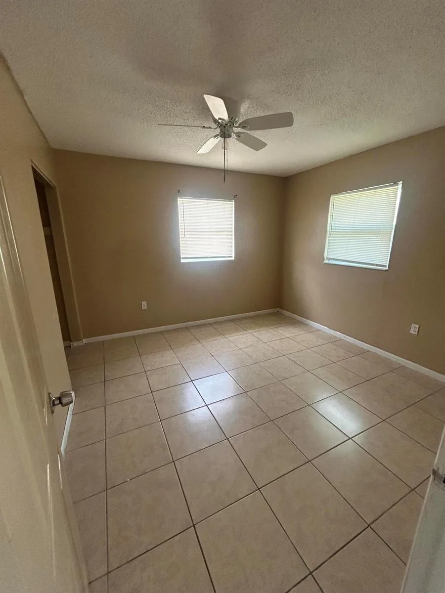 8657 64th Court, Vero Beach, FL 32967 photo 6