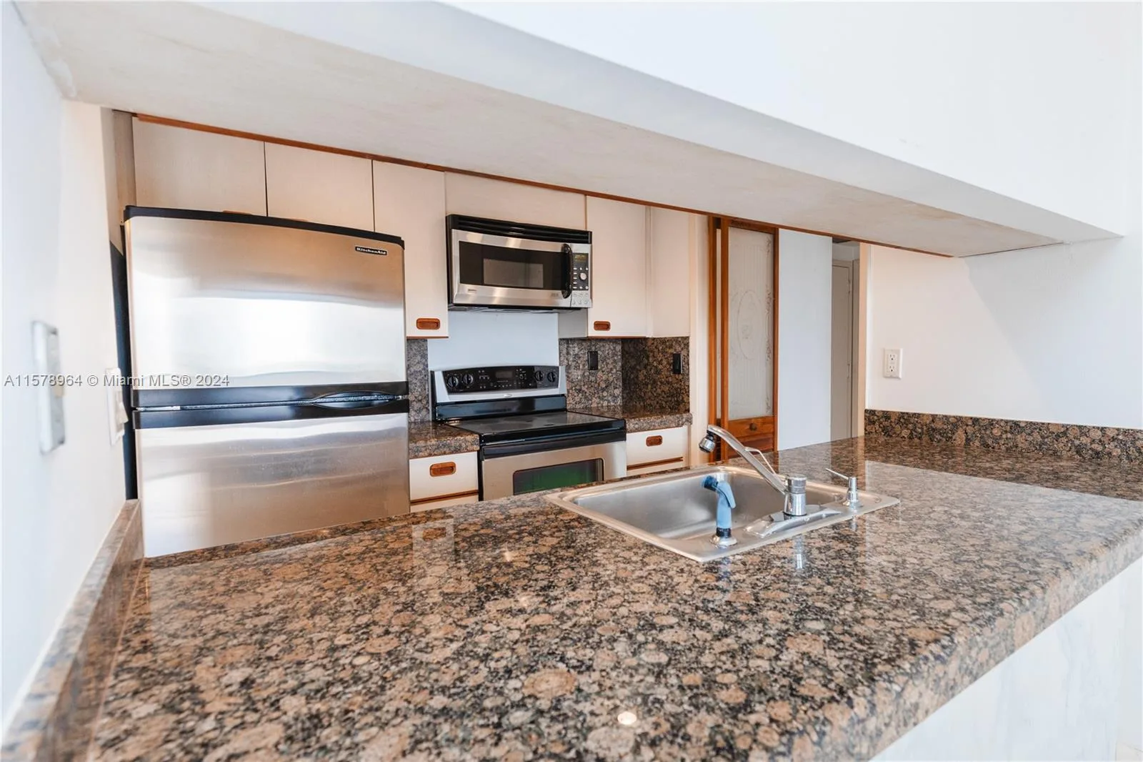 1581 Brickell Ave # 1107, Miami, FL 33129 photo 8