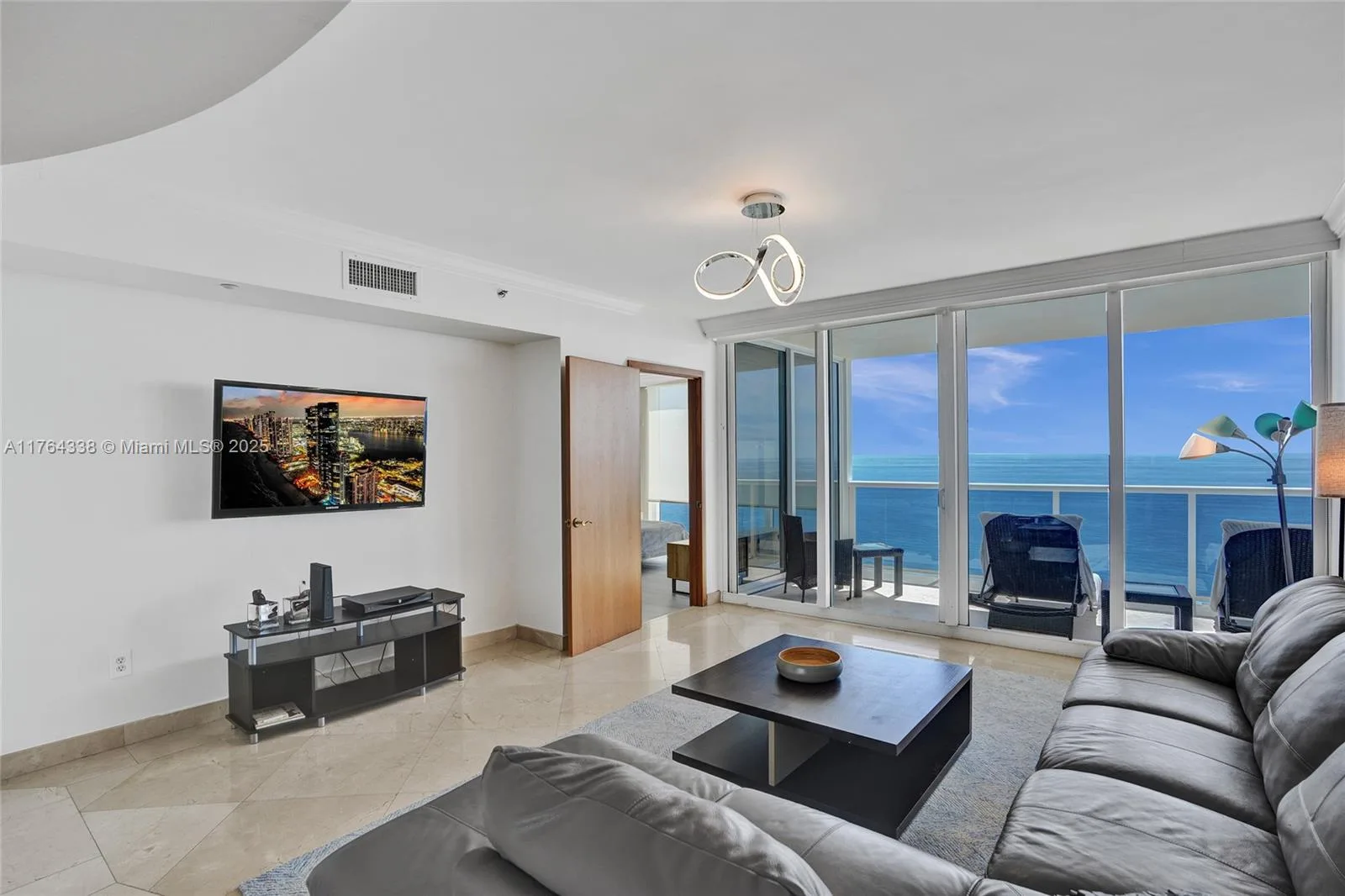 19111 Collins Ave # 2304, Sunny Isles Beach, FL 33160 photo 2