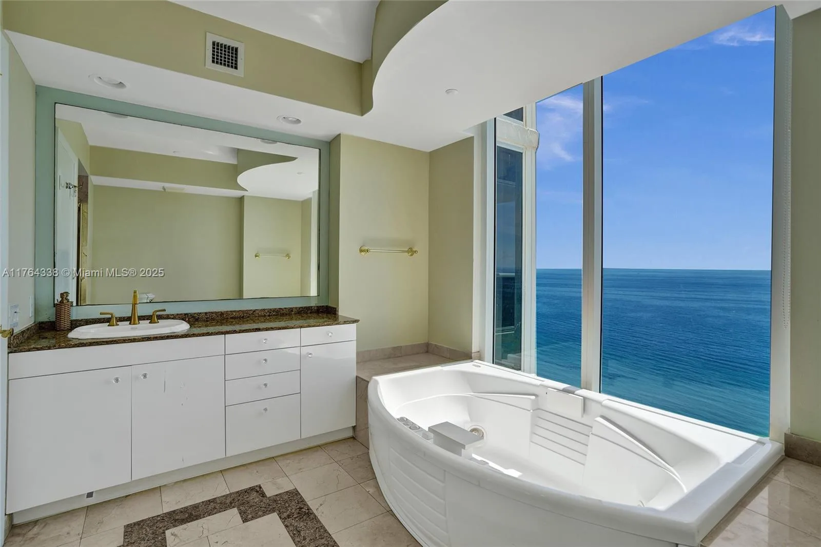 19111 Collins Ave # 2304, Sunny Isles Beach, FL 33160 photo 9