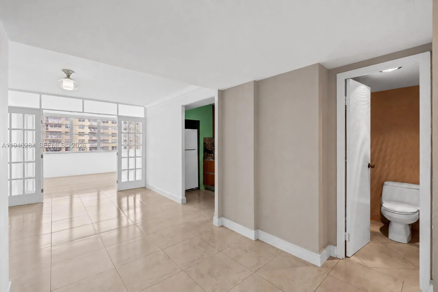 250 174th St # 1510, Sunny Isles Beach, FL 33160 photo 2