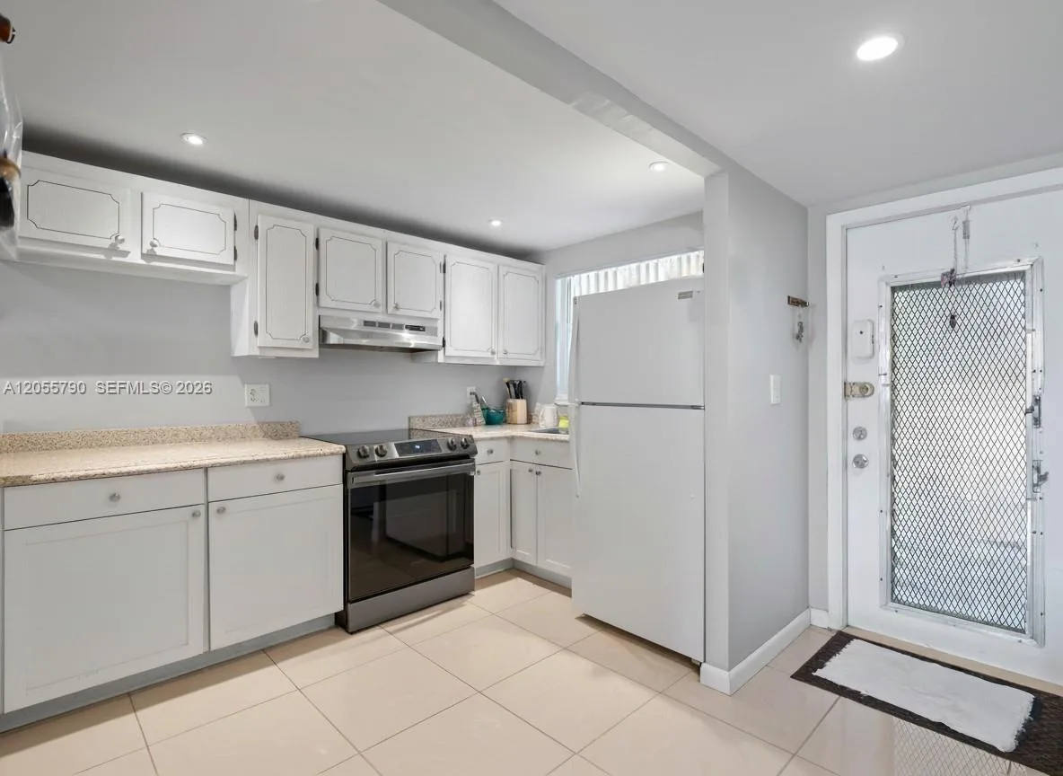 8600 Sunrise Lakes Blvd # 201, Sunrise, FL 33322 photo 12