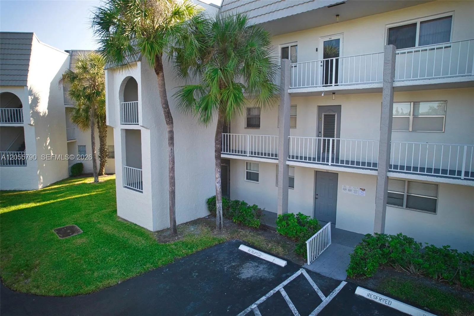 8600 Sunrise Lakes Blvd # 201, Sunrise, FL 33322 photo 3