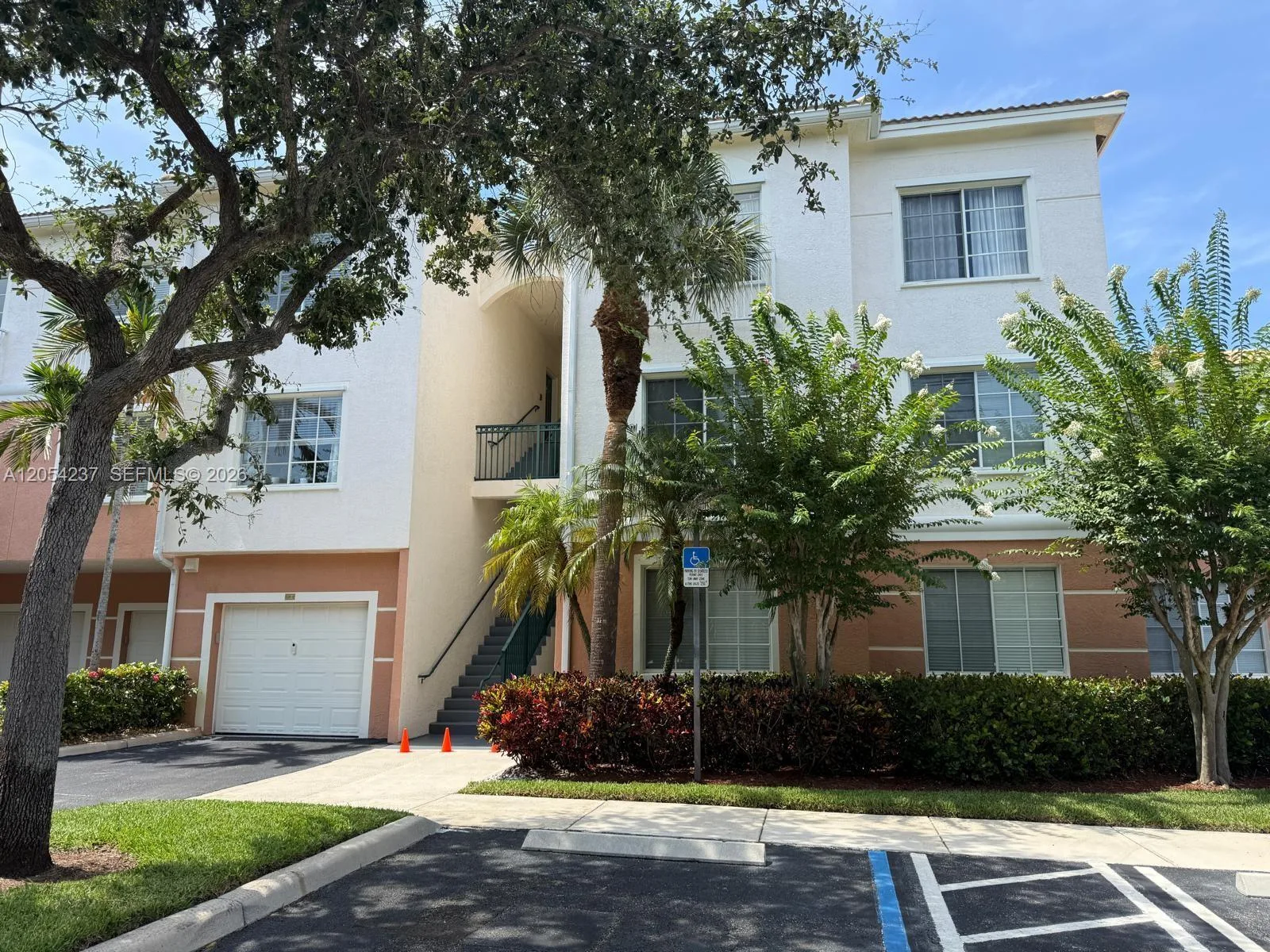 9208 W Myrtlewood Cir W # 208, Palm Beach Gardens, FL 33418