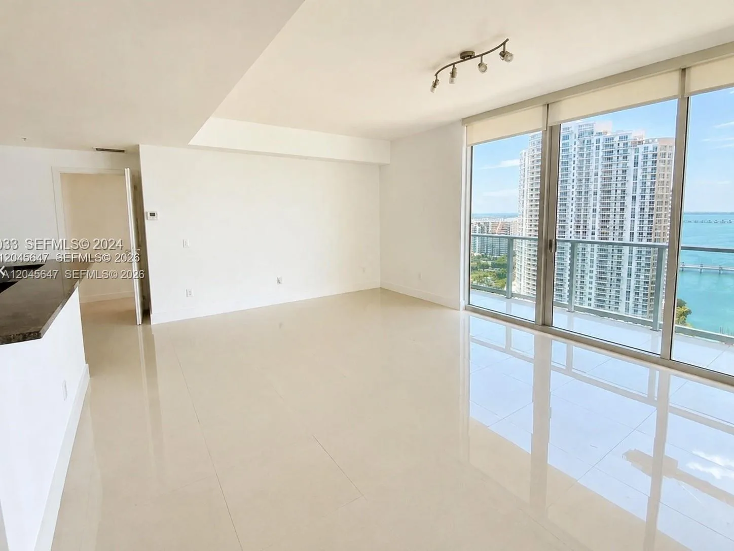 300 S Biscayne Blvd # T-2302, Miami, FL 33131