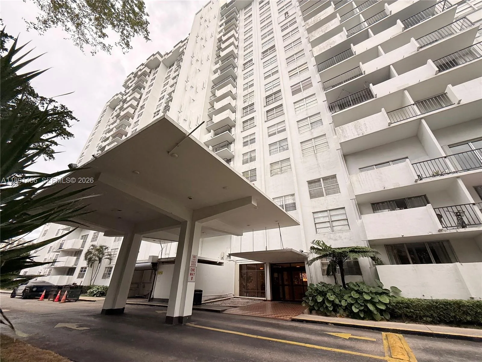 2780 NE 183rd St # 1415, Aventura, FL 33160