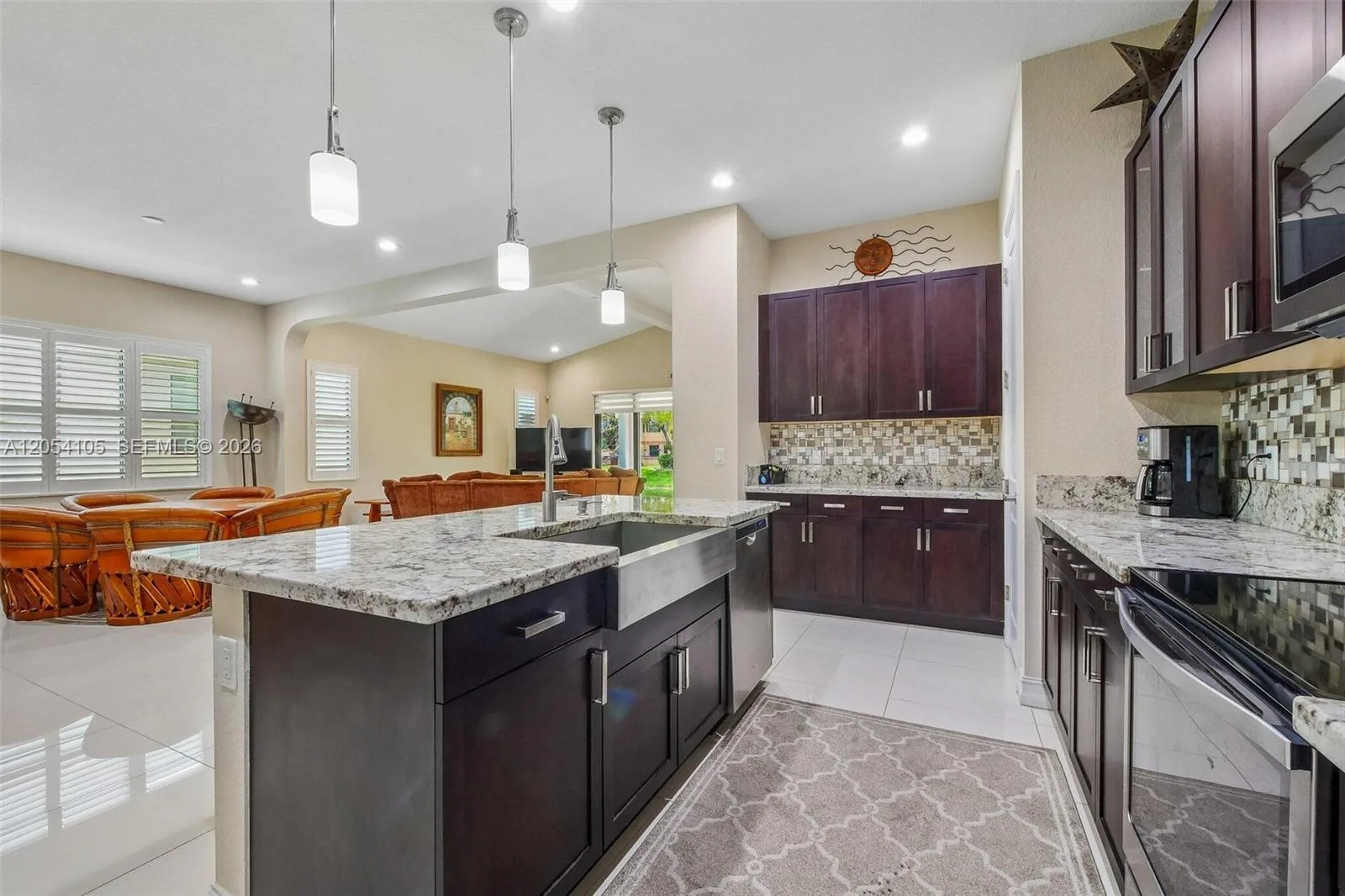 1053 SW 113th Way, Pembroke Pines, FL 33025 photo 4