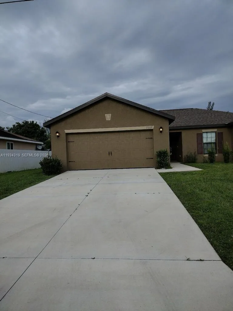 2709 SW 18th Ave, Cape Coral, FL 33914 photo 2