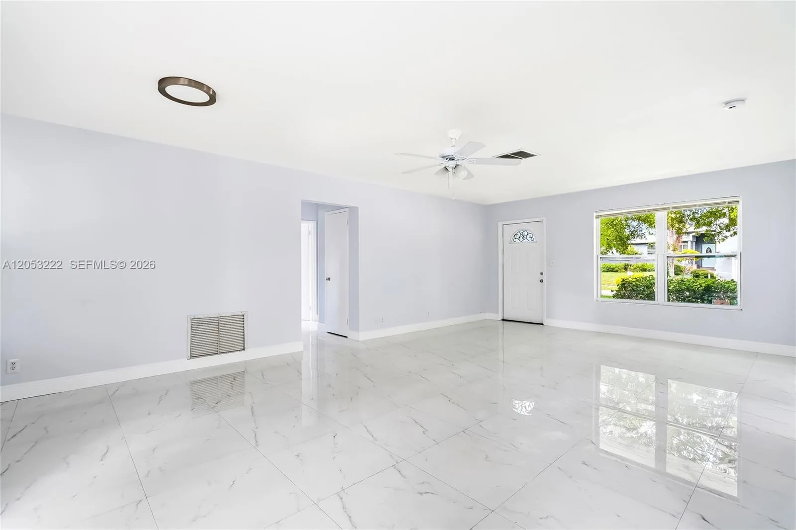1427 Crest Dr, Lake Worth, FL 33461 photo 4