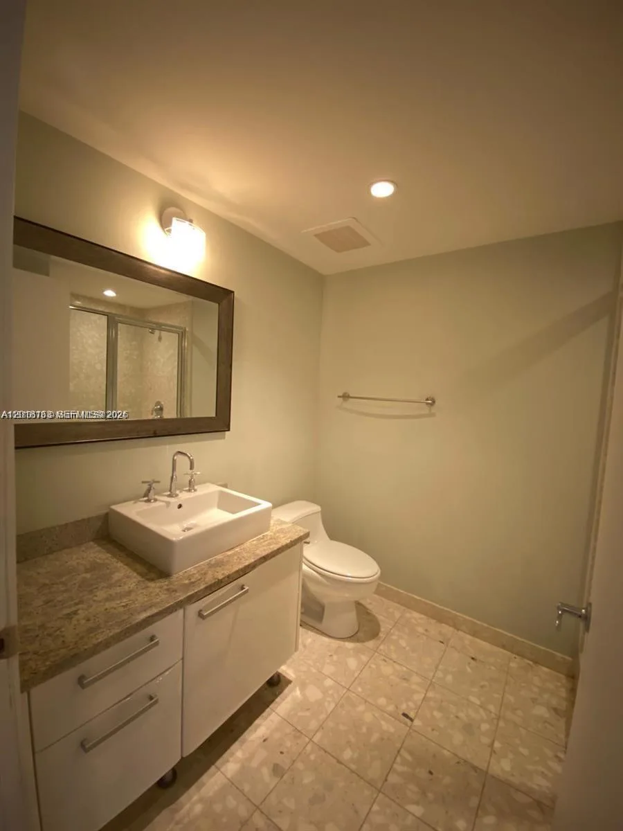 185 SW 7th St # 3306, Miami, FL 33130 photo 5