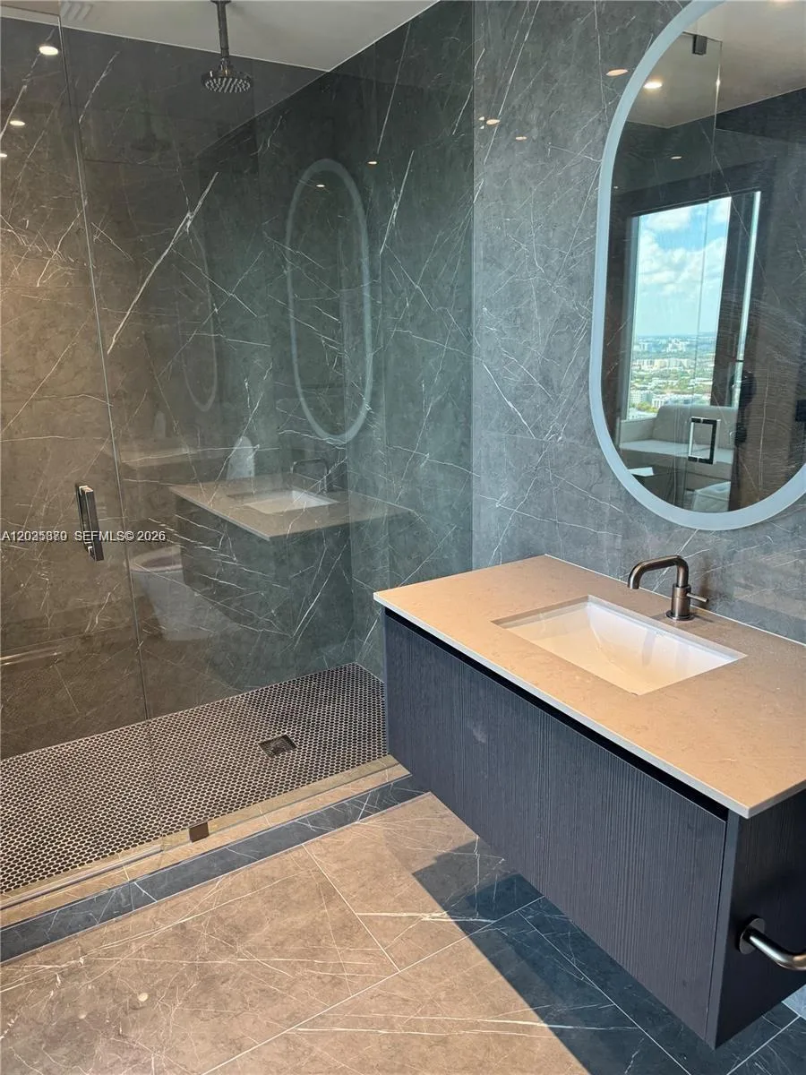 20 NE 11 # 3303A, Miami, FL 33132 photo 3