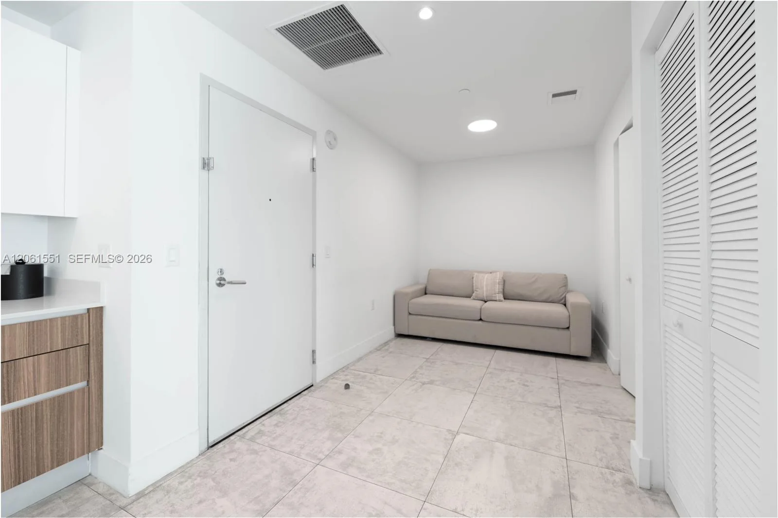 239 SW 9th St # 2103, Miami, FL 33130 photo 9