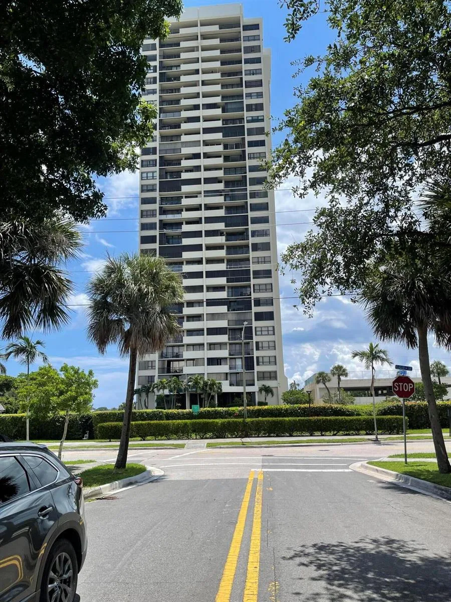 5600 N FLAGLER Drive # 2803, West Palm Beach, FL 33407