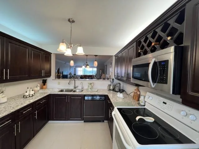 2603 NW 103rd Avenue, Sunrise, FL 33322
