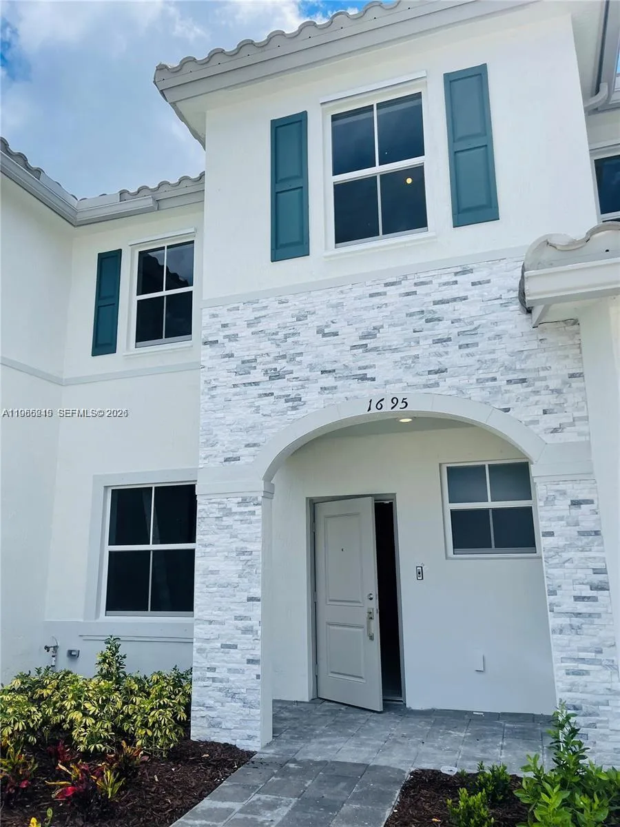 1695 SE 27th Rd # 1695, Homestead, FL 33035