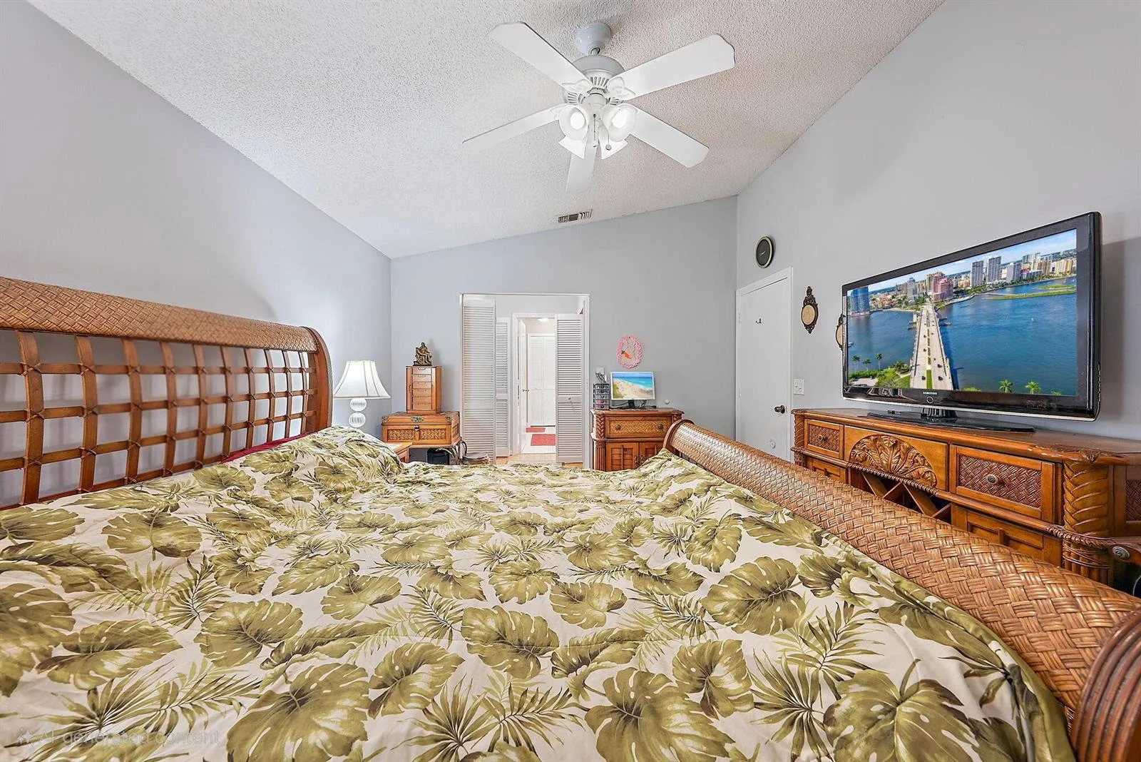119 Hammocks Drive, FL 33413 photo 6