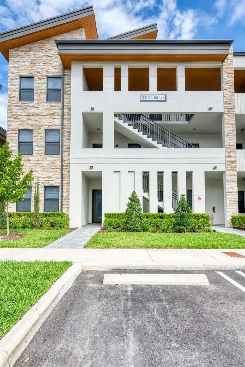 7831 NW 104th Ave # 23, Doral, FL 33178