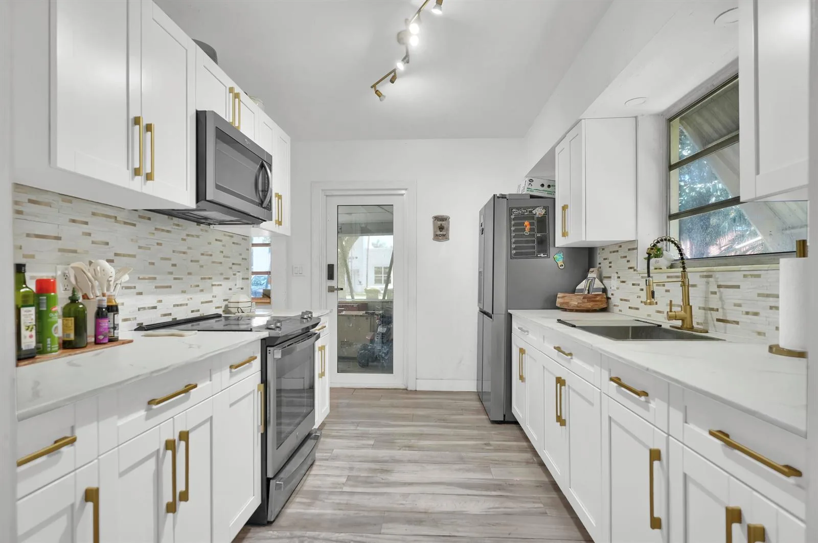 27 NE 18th Street, Homestead, FL 33030