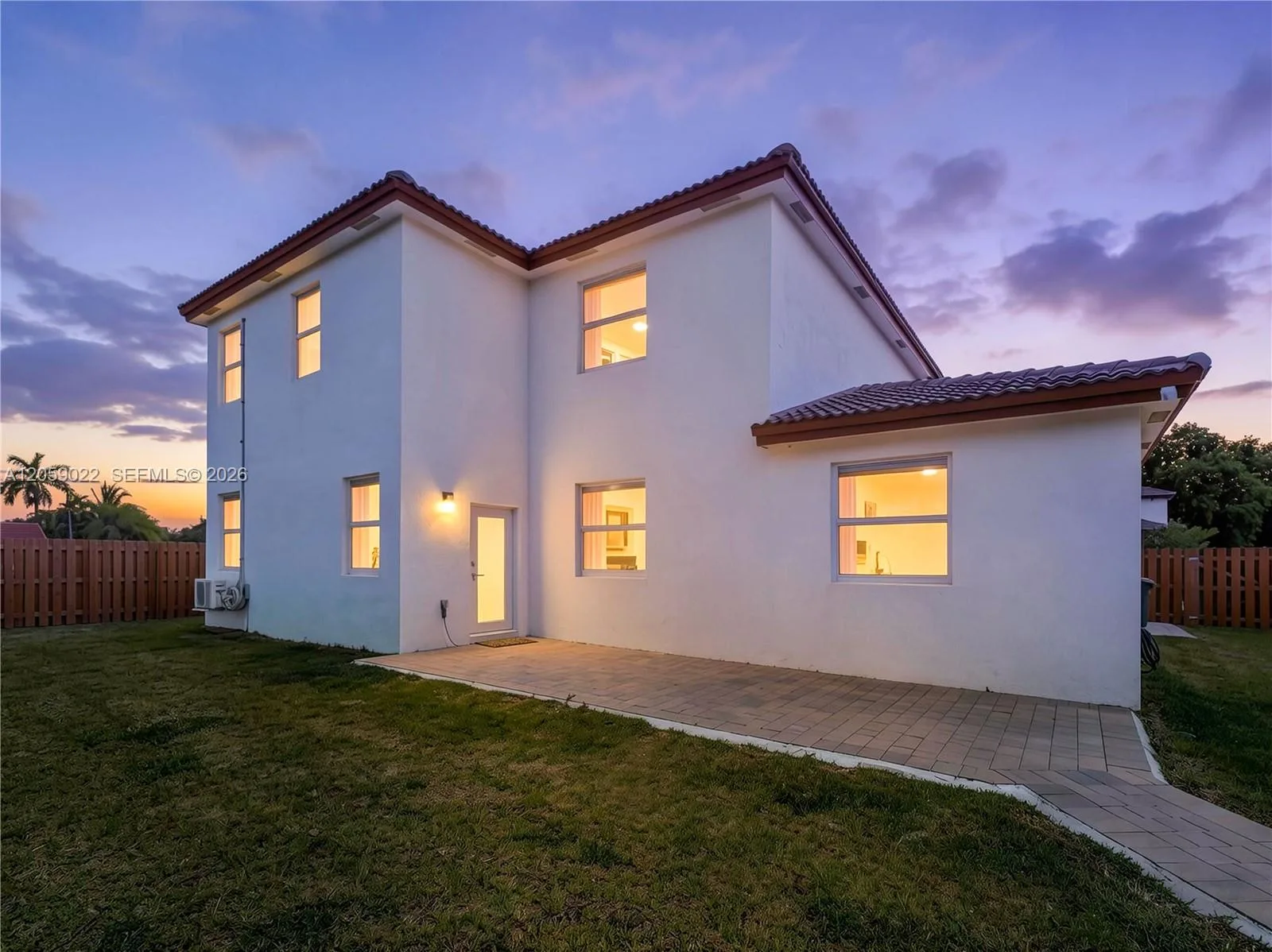 2208 SE 30th St, Homestead, FL 33035 photo 2