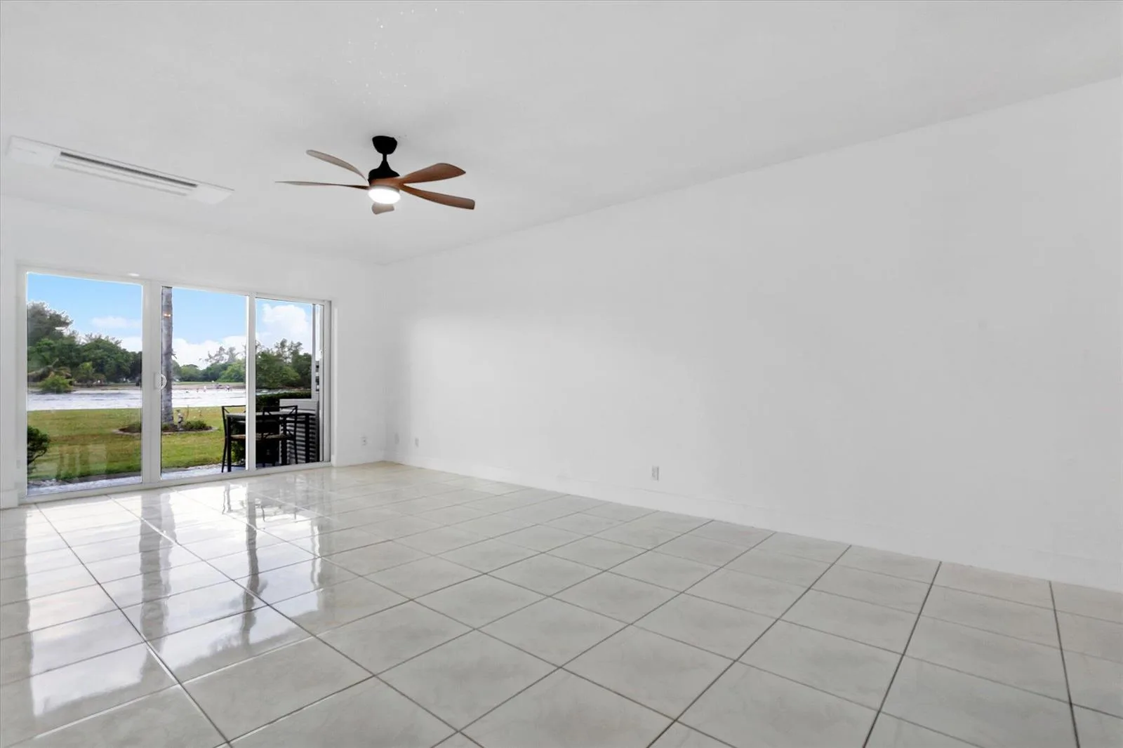 1001 N Riverside Drive # 104, Pompano Beach, FL 33062 photo 3