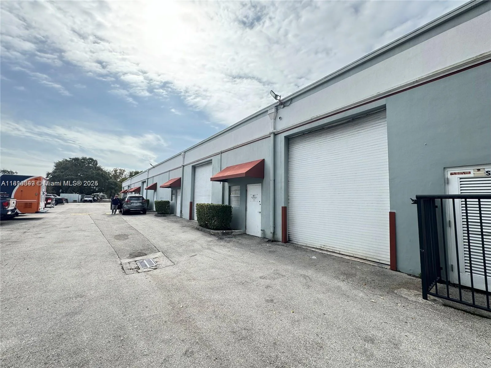 2870 Stirling Rd, Hollywood, FL 33020 photo 4