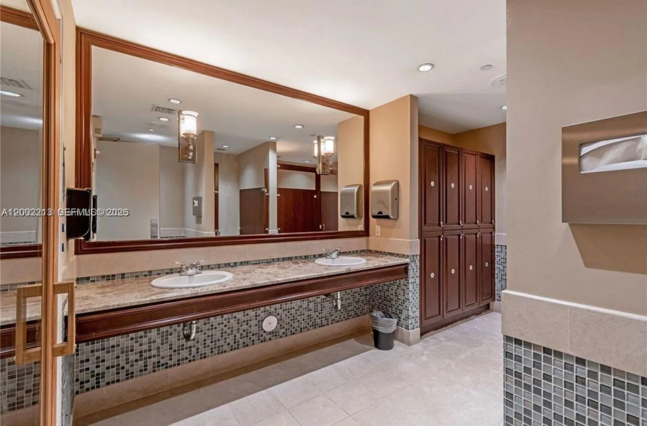 20000 E Country Club Dr # 906, Aventura, FL 33180 photo 10