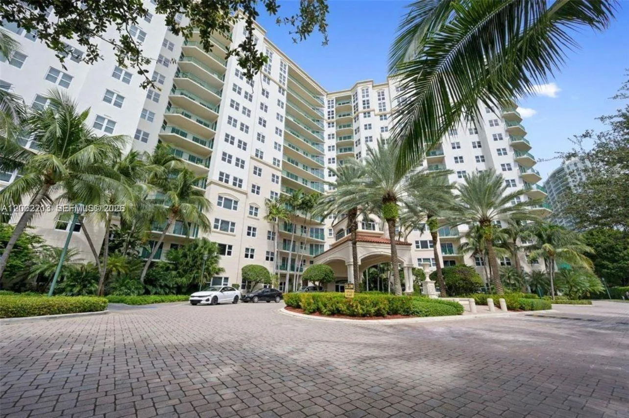 20000 E Country Club Dr # 906, Aventura, FL 33180 photo 3