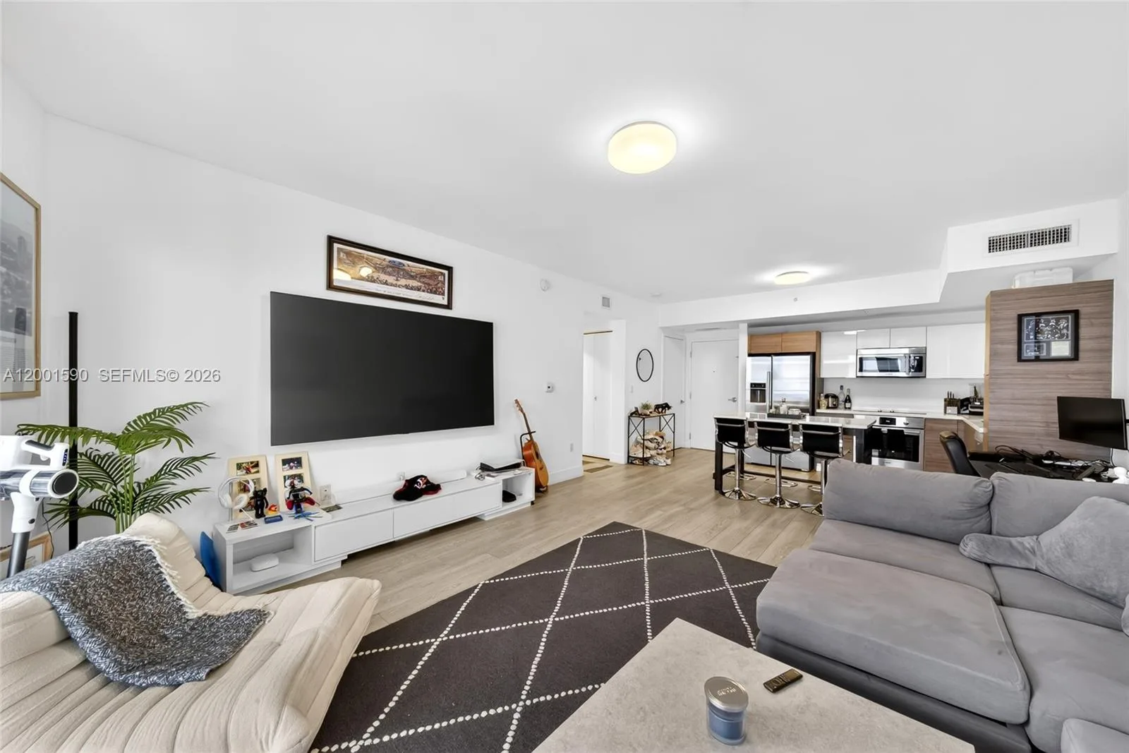 1010 SW 2nd Ave # 1605, Miami, FL 33130 photo 11