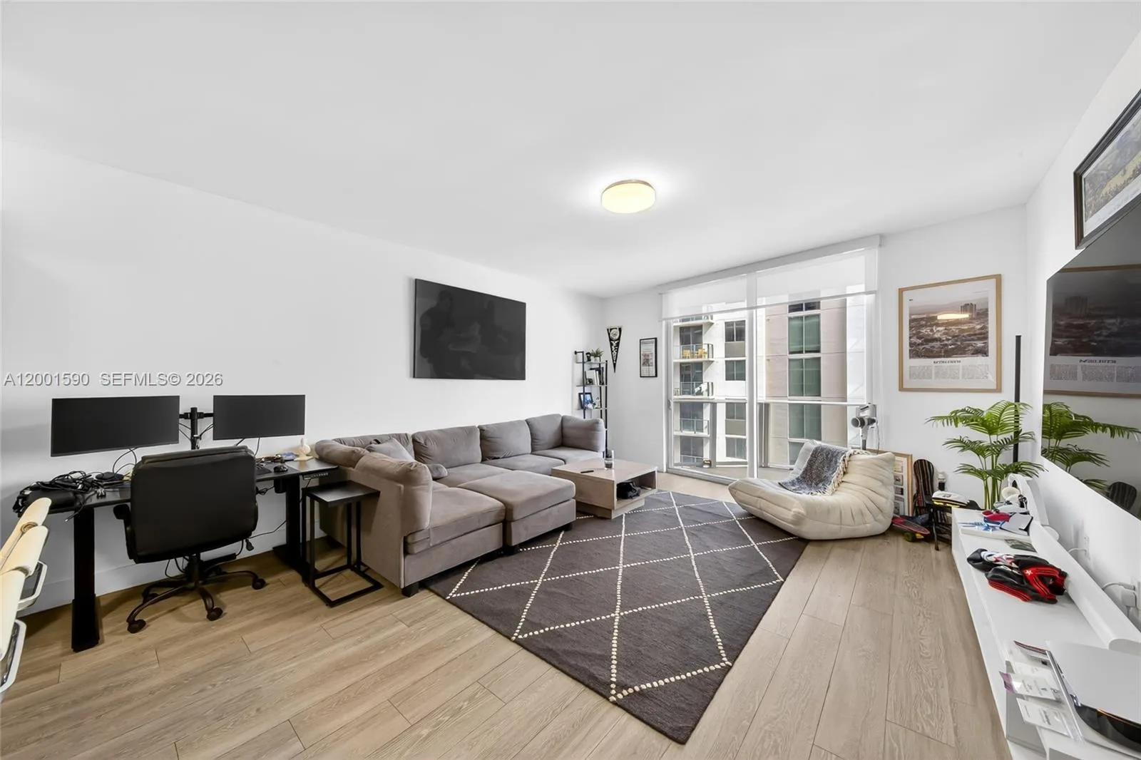 1010 SW 2nd Ave # 1605, Miami, FL 33130 photo 8