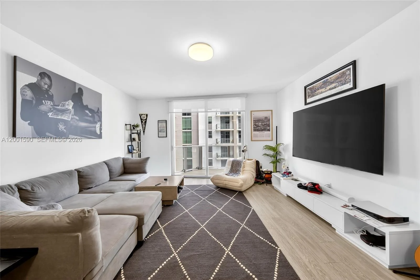 1010 SW 2nd Ave # 1605, Miami, FL 33130 photo 9