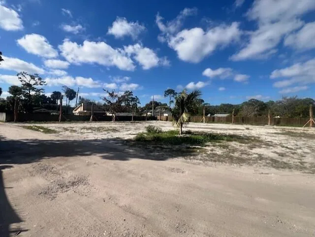 447 Tall Pines Road, West Palm Beach, FL 33415
