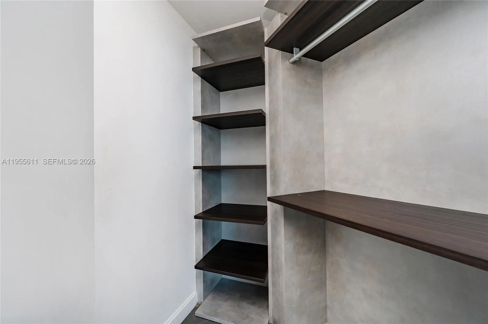 45 SW 9th St # 3401, Miami, FL 33130 photo 11