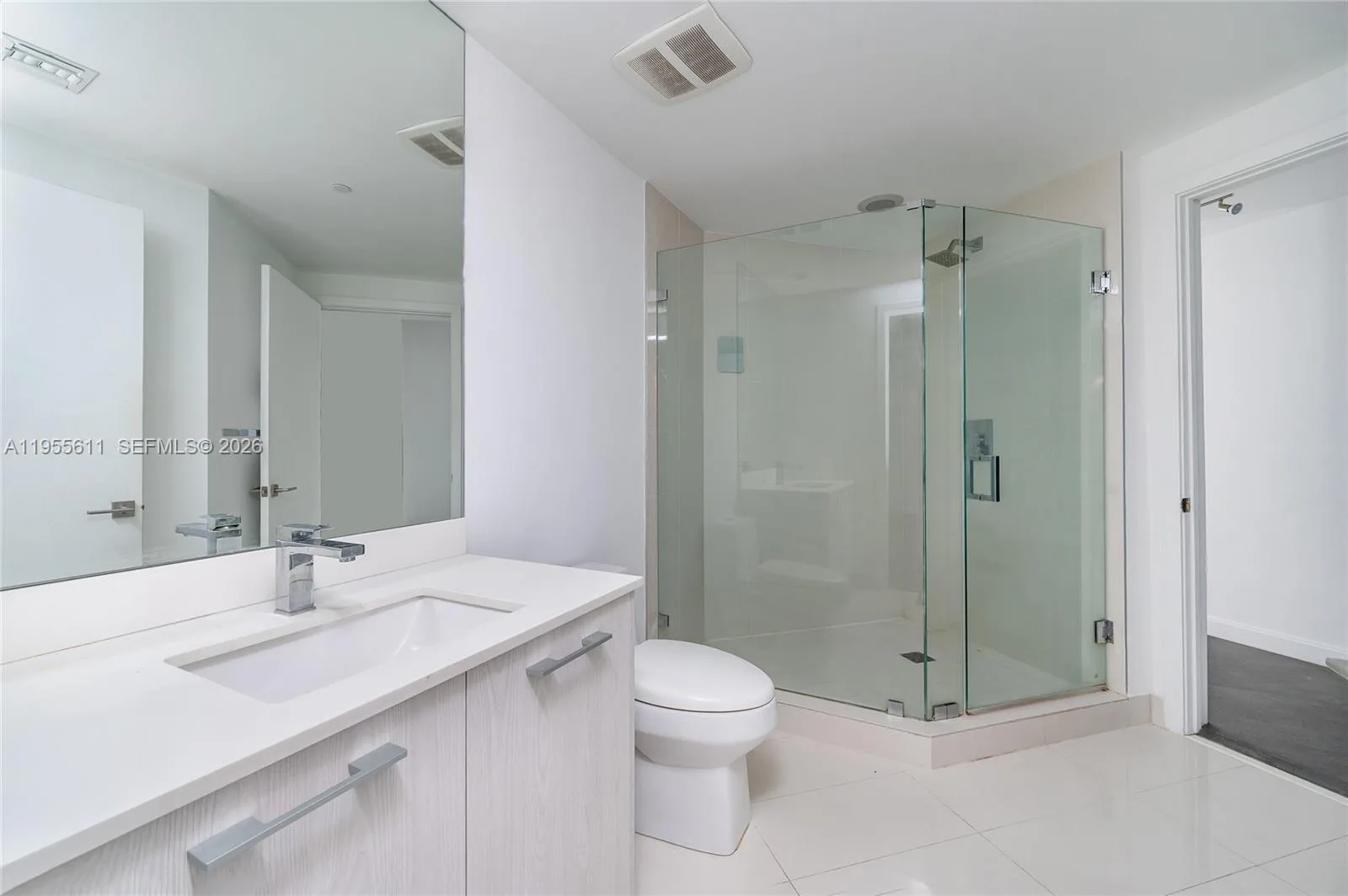 45 SW 9th St # 3401, Miami, FL 33130 photo 13