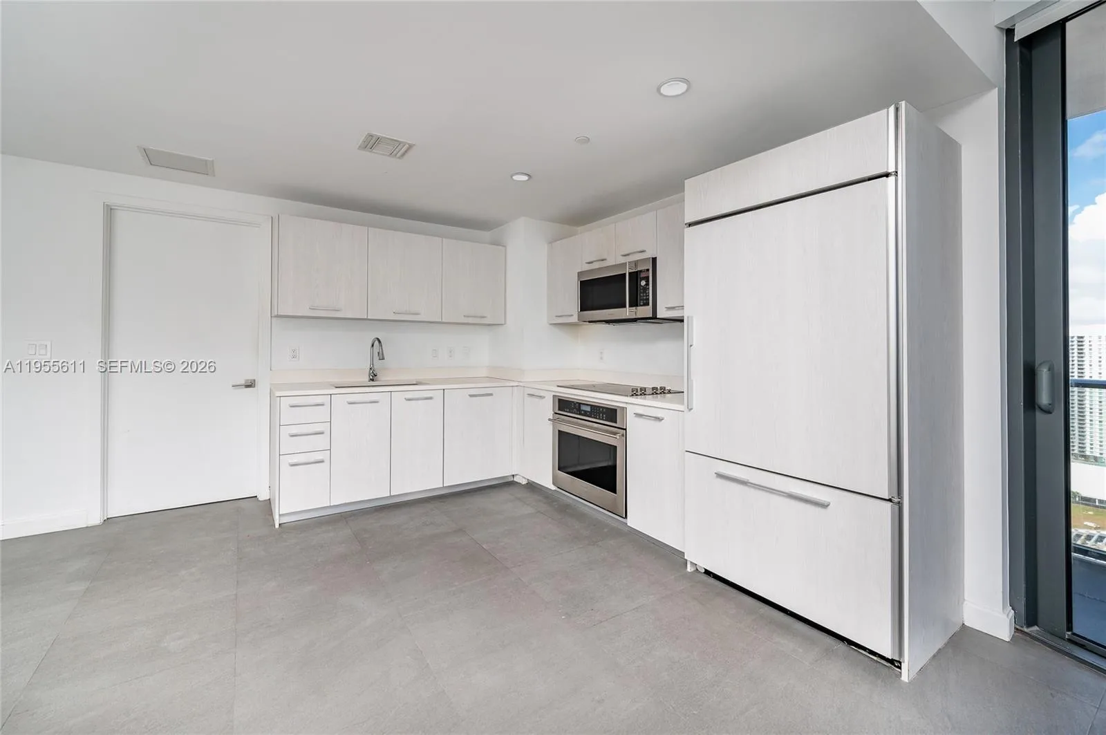 45 SW 9th St # 3401, Miami, FL 33130 photo 6