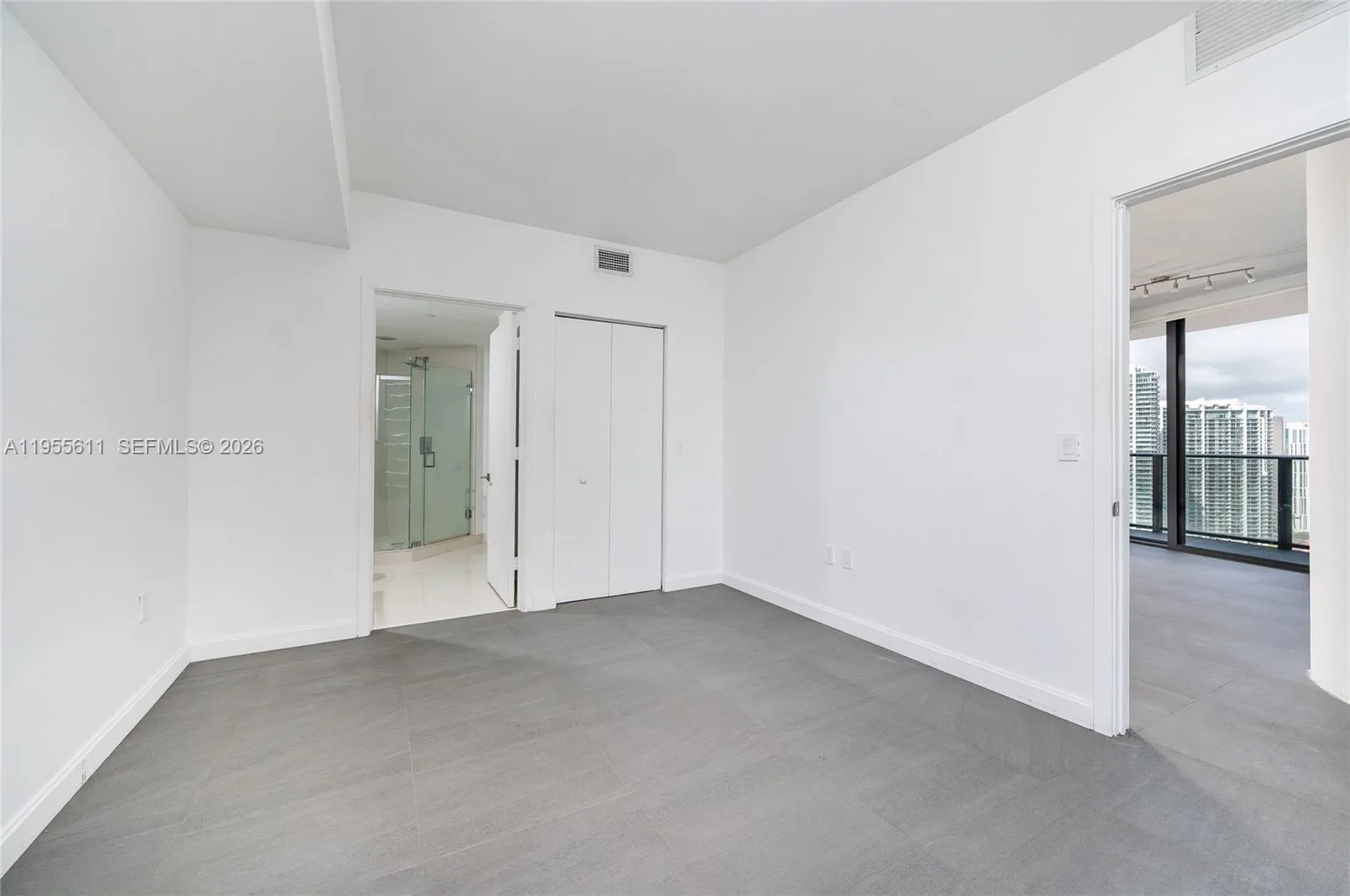 45 SW 9th St # 3401, Miami, FL 33130 photo 7