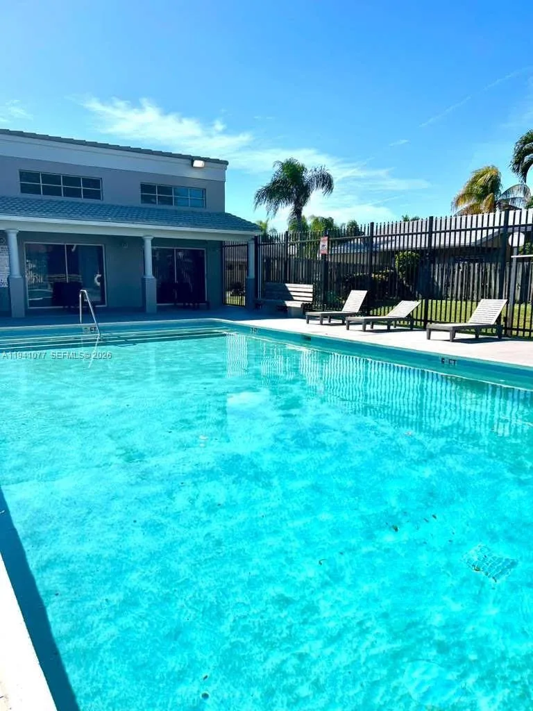 885 NE 213th Ter # 2, Miami, FL 33179 photo 2