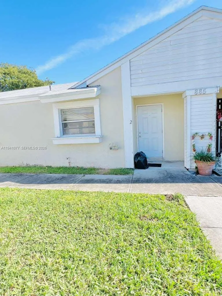 885 NE 213th Ter # 2, Miami, FL 33179 photo 3