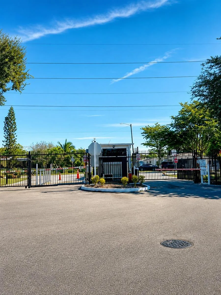 885 NE 213th Ter # 2, Miami, FL 33179 photo 5