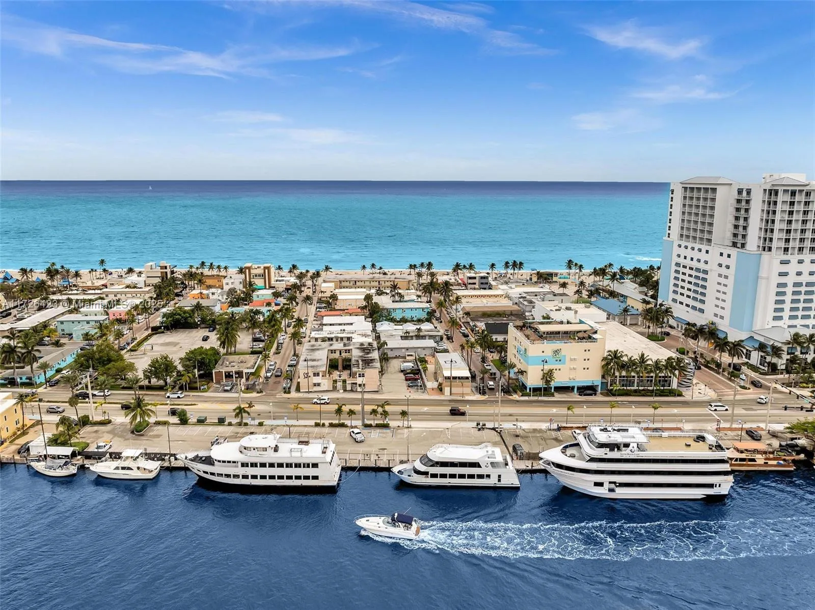 1318 N Ocean Dr, Hollywood, FL 33019 photo 4