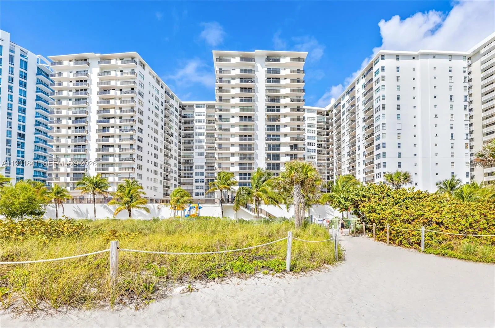 6039 Collins Ave # 1415, Miami Beach, FL 33140 photo 2