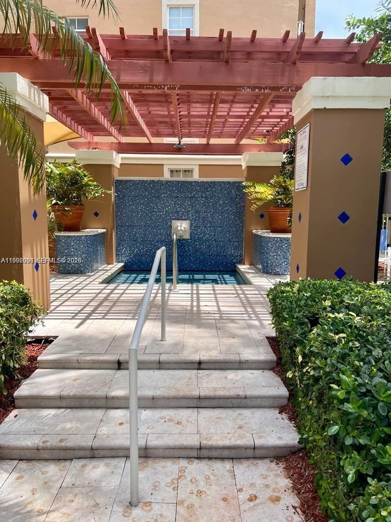 19555 E Country Club Dr # 8503, Aventura, FL 33180 photo 2