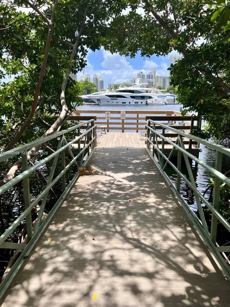 19555 E Country Club Dr # 8503, Aventura, FL 33180 photo 3
